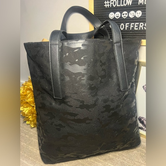 Michael Kors Camo Canvas Shopper Tote - Picture 5 of 8